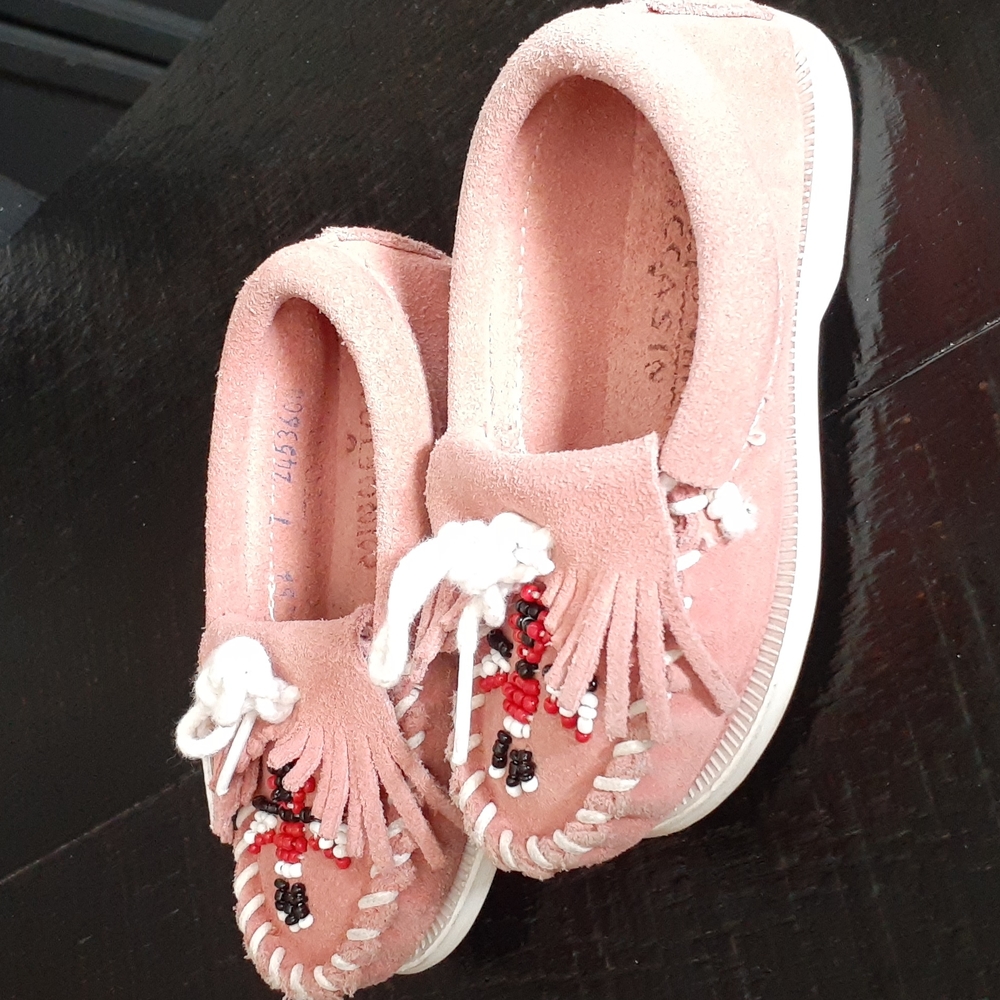 MINNETONKA MOCCASINS - Picture 2 of 7